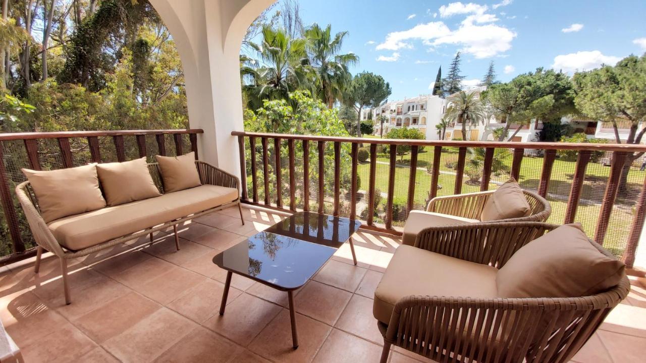 Del Parque Flats Le Village Golf Lejlighed Marbella